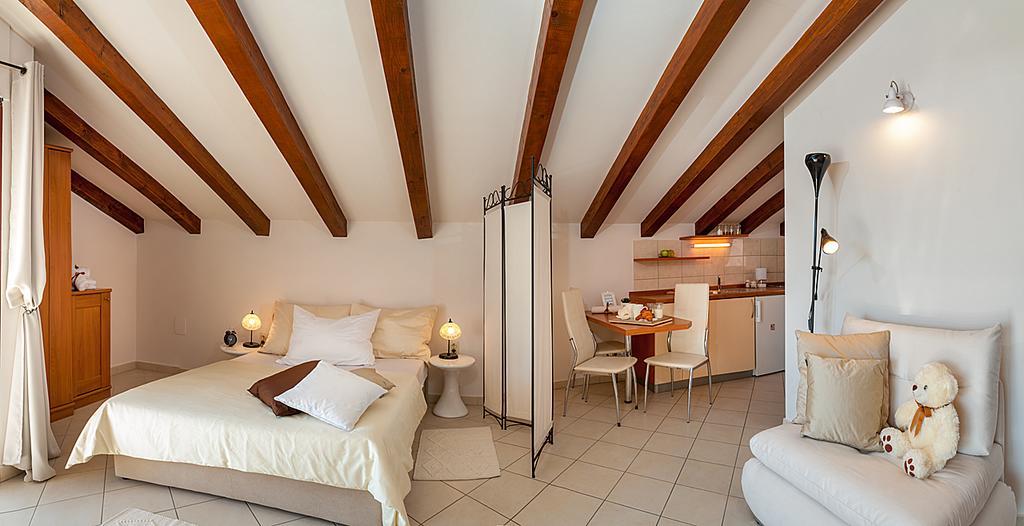 Villa Croatica Apartments Zaboric Esterno foto