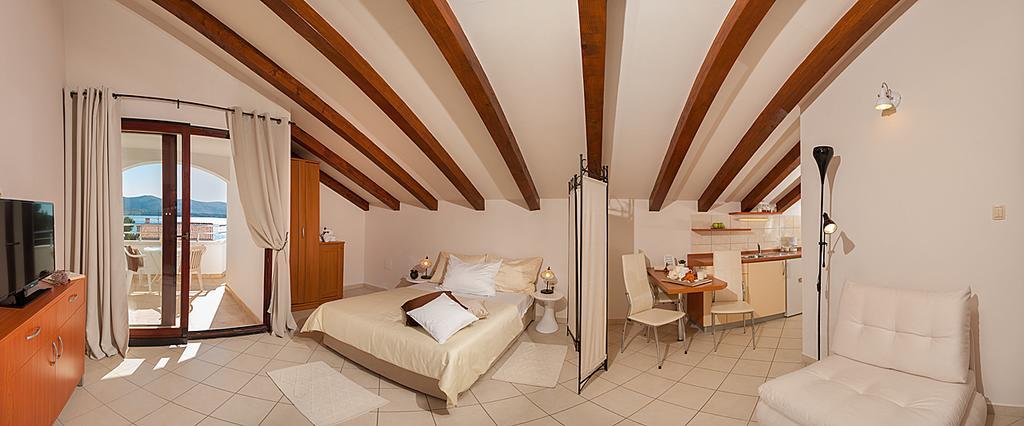 Villa Croatica Apartments Zaboric Esterno foto